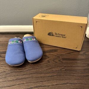 The Vermont Country Store slippers size 9M